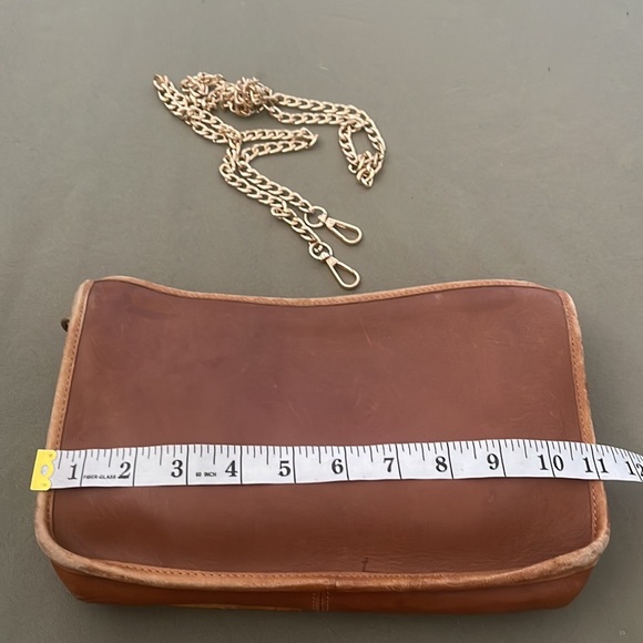 COACH  vintage authentic Leather caramel tone crossbody BAG - Picture 14 of 15